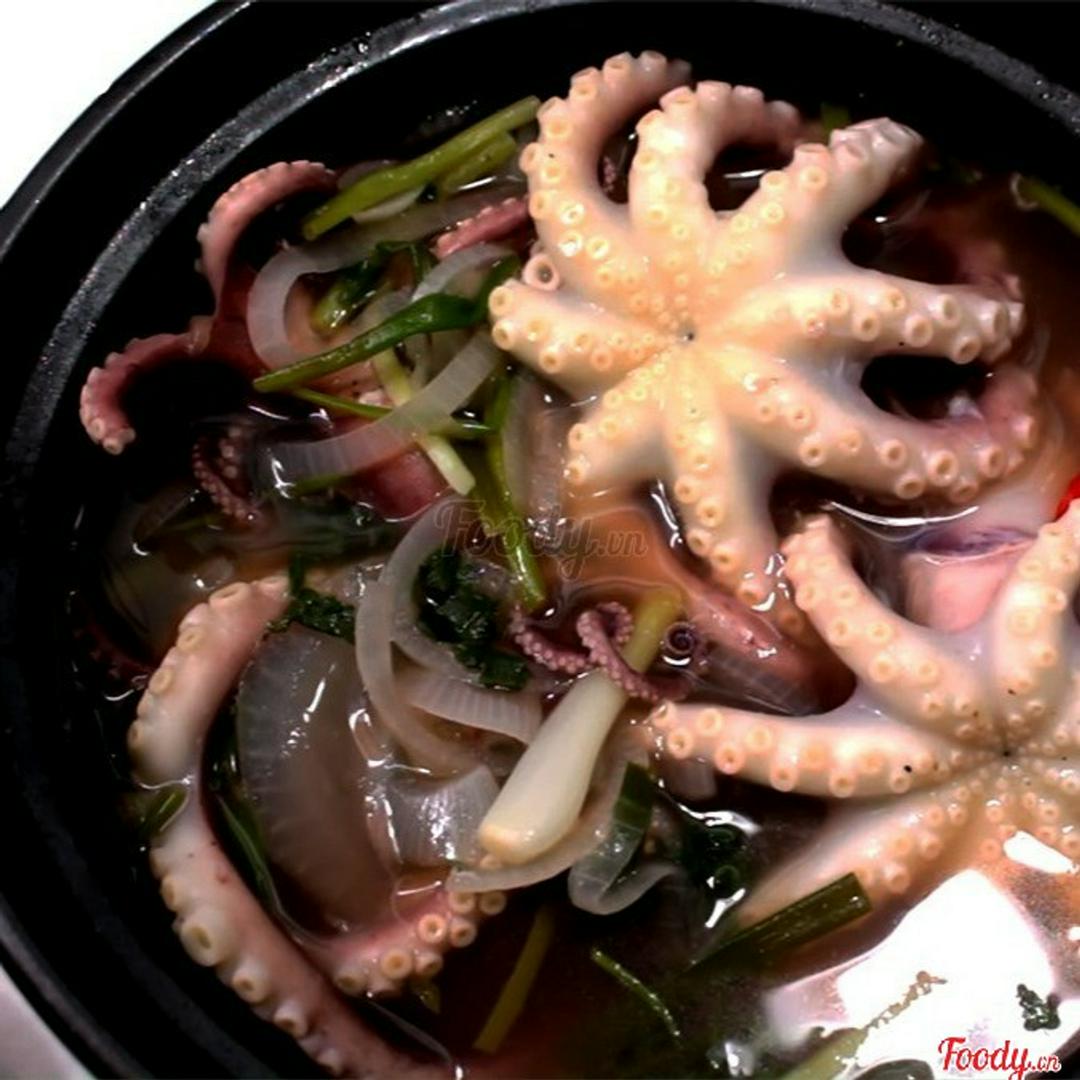 bach-tuoc-nhung-giam