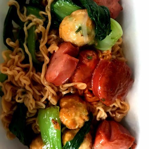 my-tron-xuc-xich-trung-op