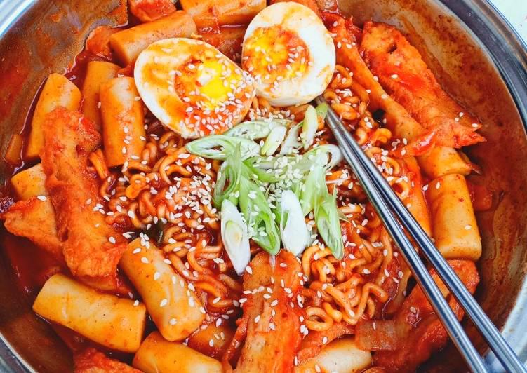 mi-tron-bo-cay-tokbokki-hq