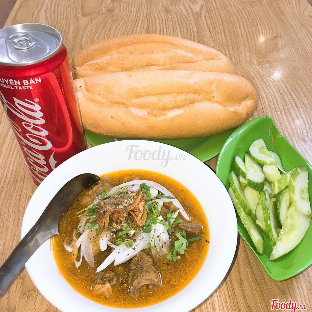 banh-my-sot-vang-vua