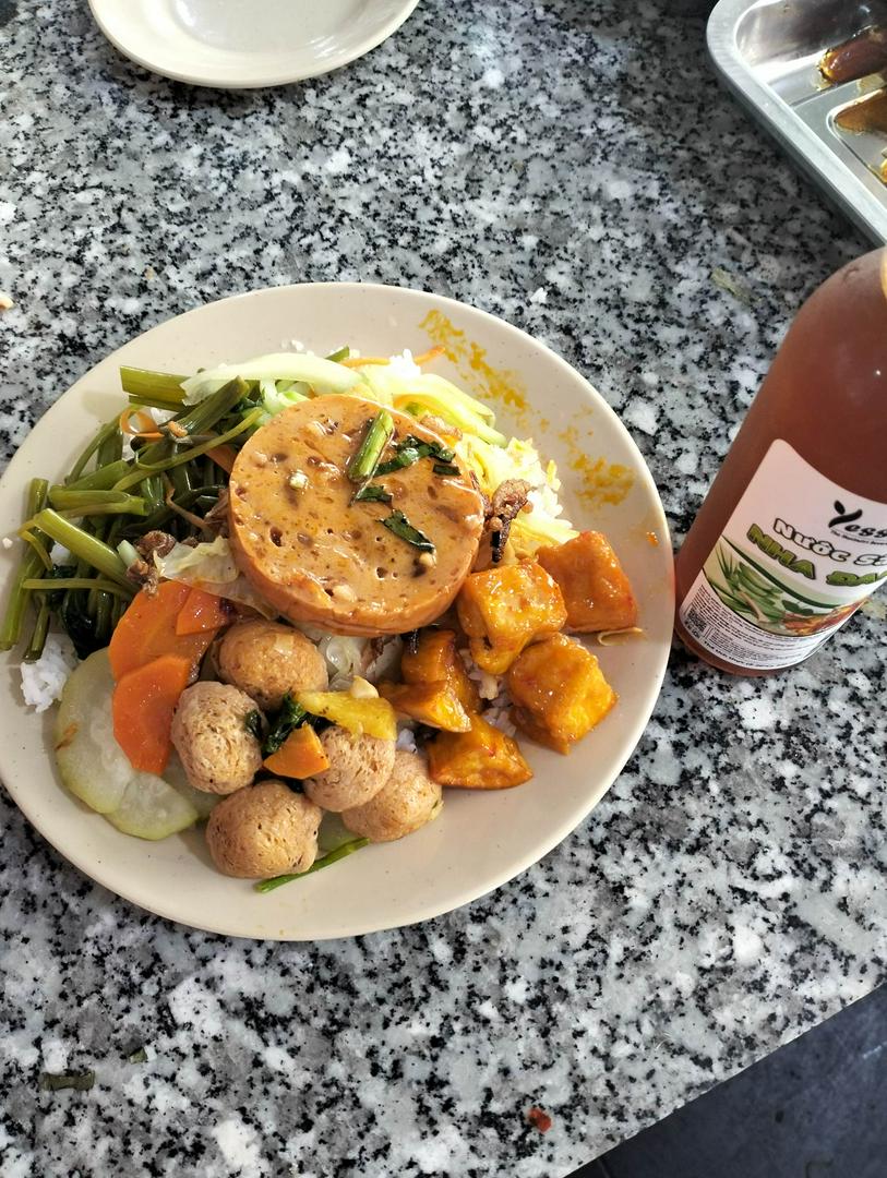 com-thap-cam-cha-nam-ong-co-pesi