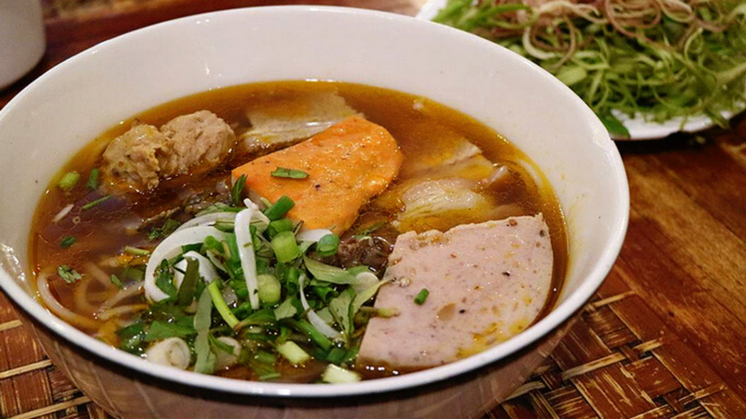 bun-bo-nam-tang-01-pepsi-0-hoac-nuoc-khac