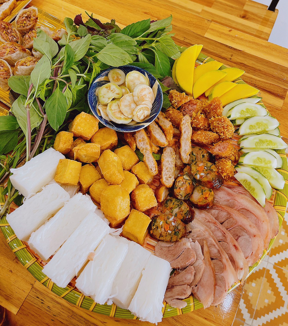 bun-au-mam-tom-a-ton