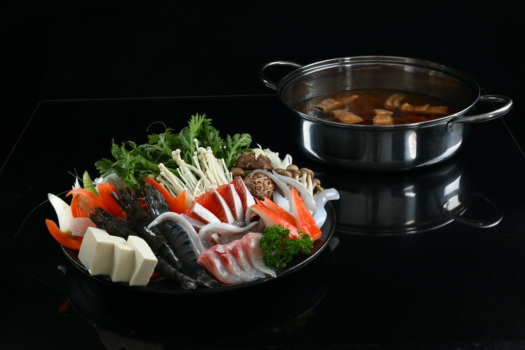 yose-nabe-lau-hai-san-tong-hop-khong-kem-mi