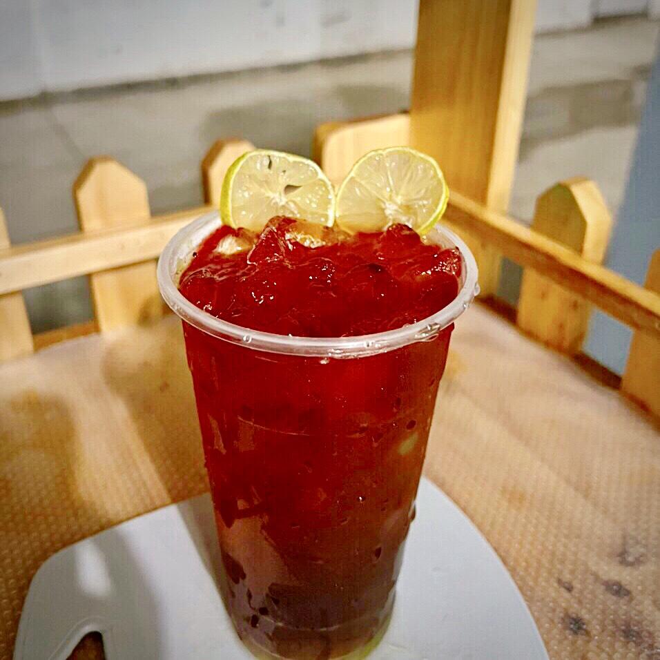 hong-tra-phuc-bon-tu