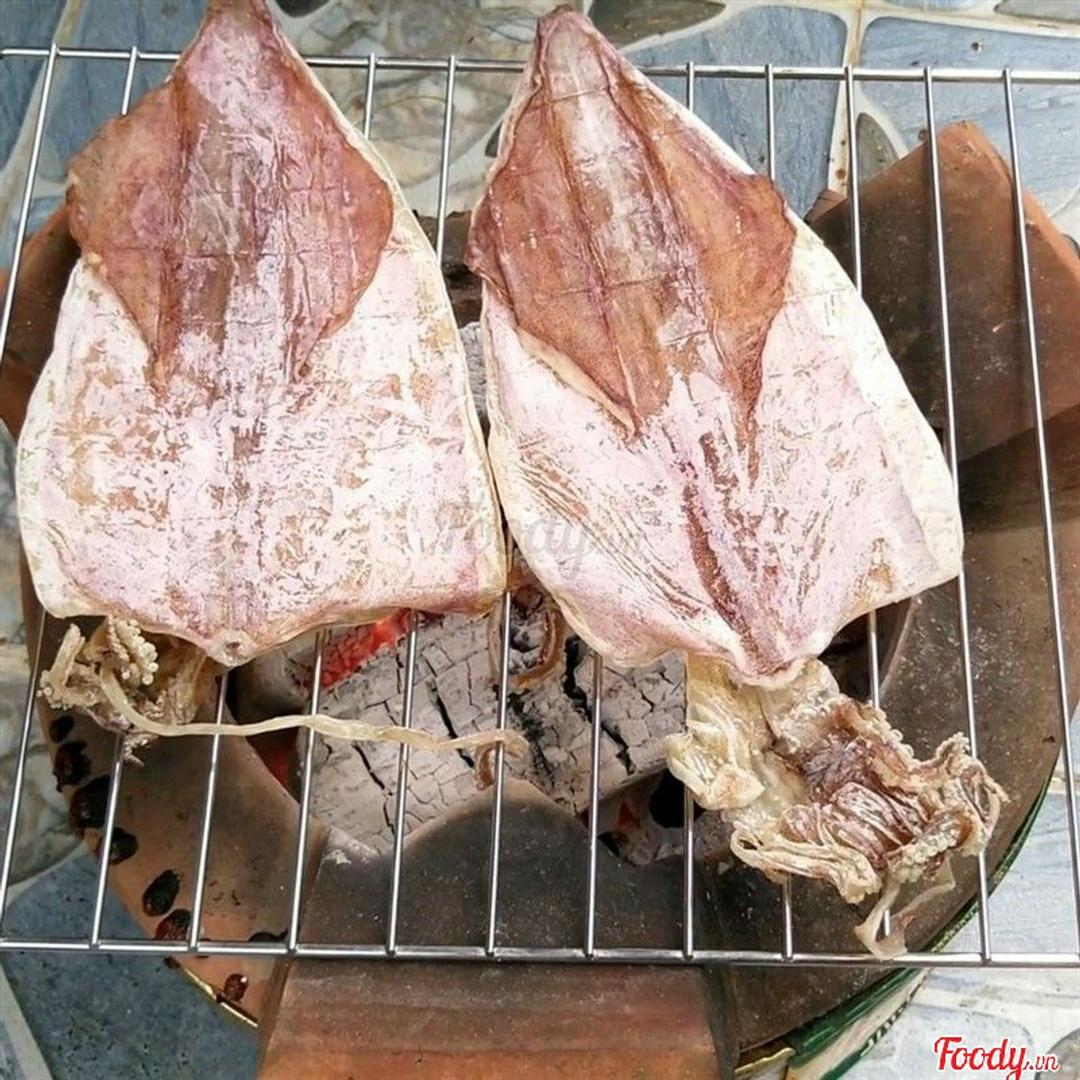 kho-muc-con-lon-nuong