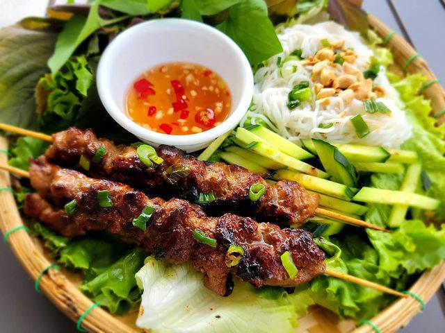 bun-thit-nuong-xien-que