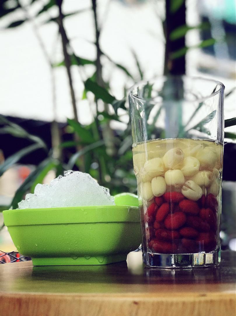 che-au-o-hat-sen-nuoc-ham-sen