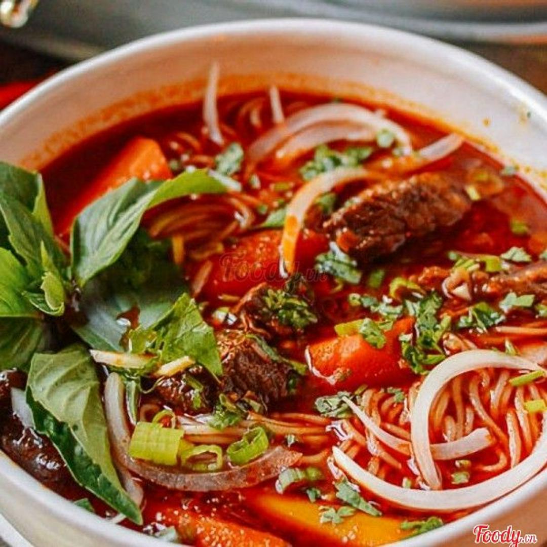 bo-kho-hu-tieu-a-bao-gom-hop-dung-cu-an-uong