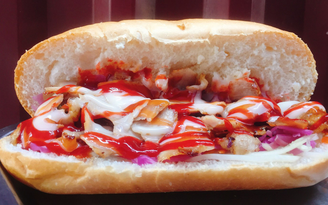 banh-mi-anh-hung-banh-mi-sach-online-nguyen-thi-inh