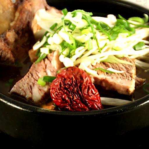 canh-suon-bo-nhan-sam