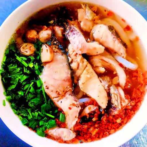 banh-canh-thit-ca-loc