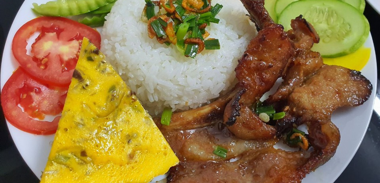 com-tam-704-huynh-tan-phat