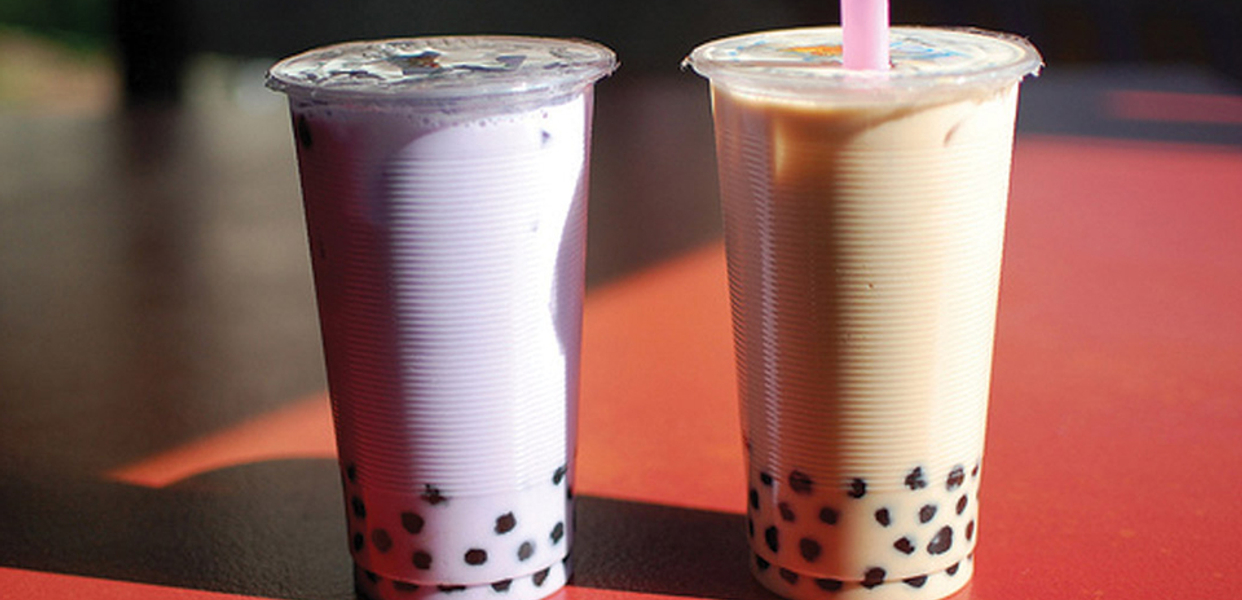 kitty-tra-sua-nha-lam-le-uc-tho