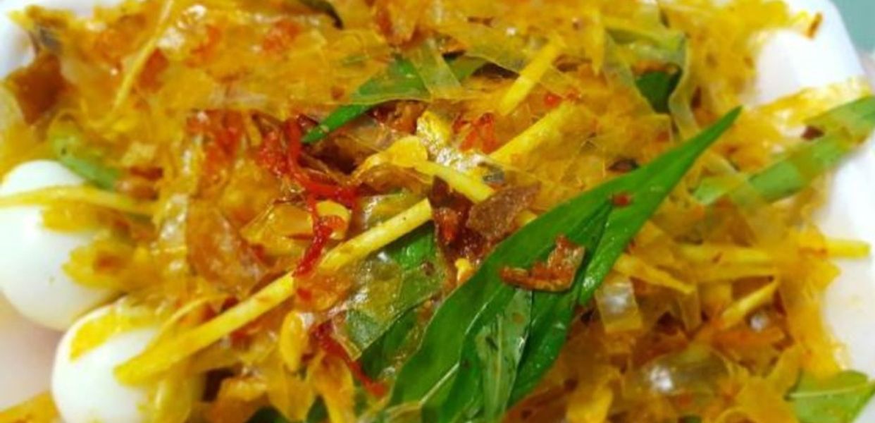 Cô-Tám---Bánh-Tráng-Trộn-&-Nộm-Bò-Khô