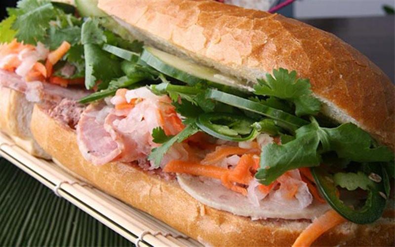 banh-mi-cha-thit