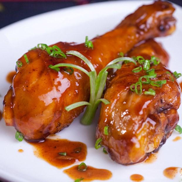 com-ui-toi-ga-chua-ngot-xuc-xich-chua-ngot