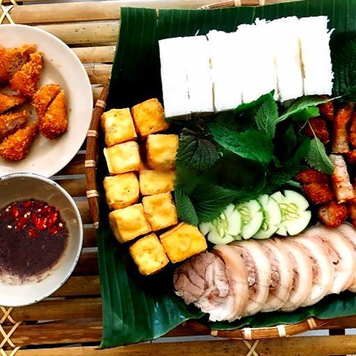 01-bun-au-thit-nem-01-chai-coca-cola