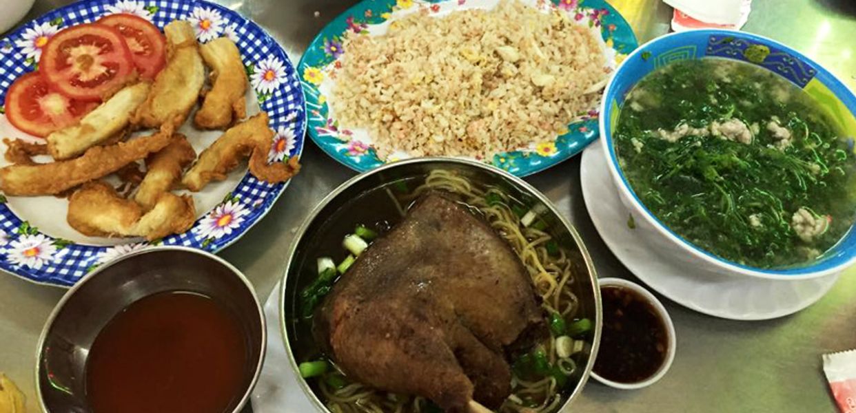 duong-thanh-am-thuc-trung-hoa-phan-xich-long