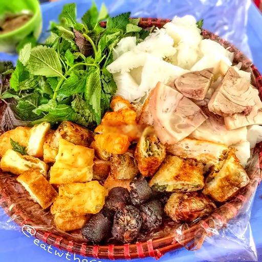 01-bun-au-nem-doi-ran-01-chai-coca-cola