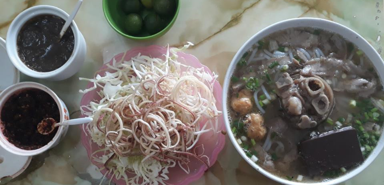 binh-hao-bun-bo-hue-ong-me