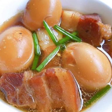 com-thit-kho-trung