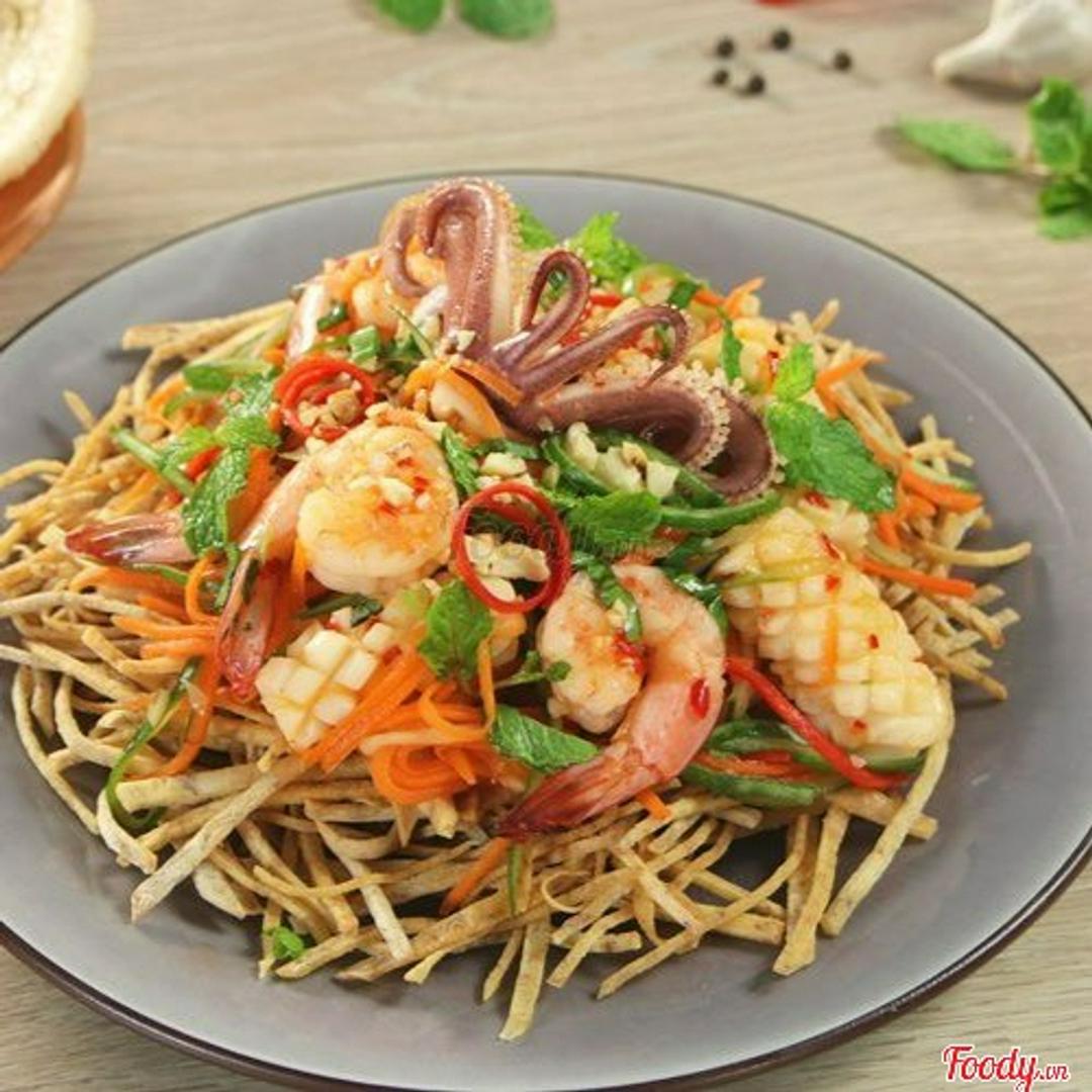 goi-khoai-mon-hai-san