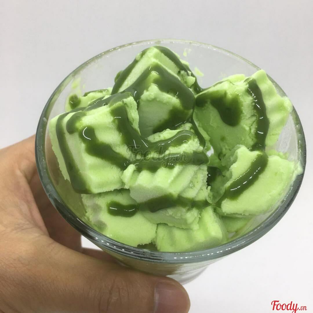 sua-chua-deo-matcha