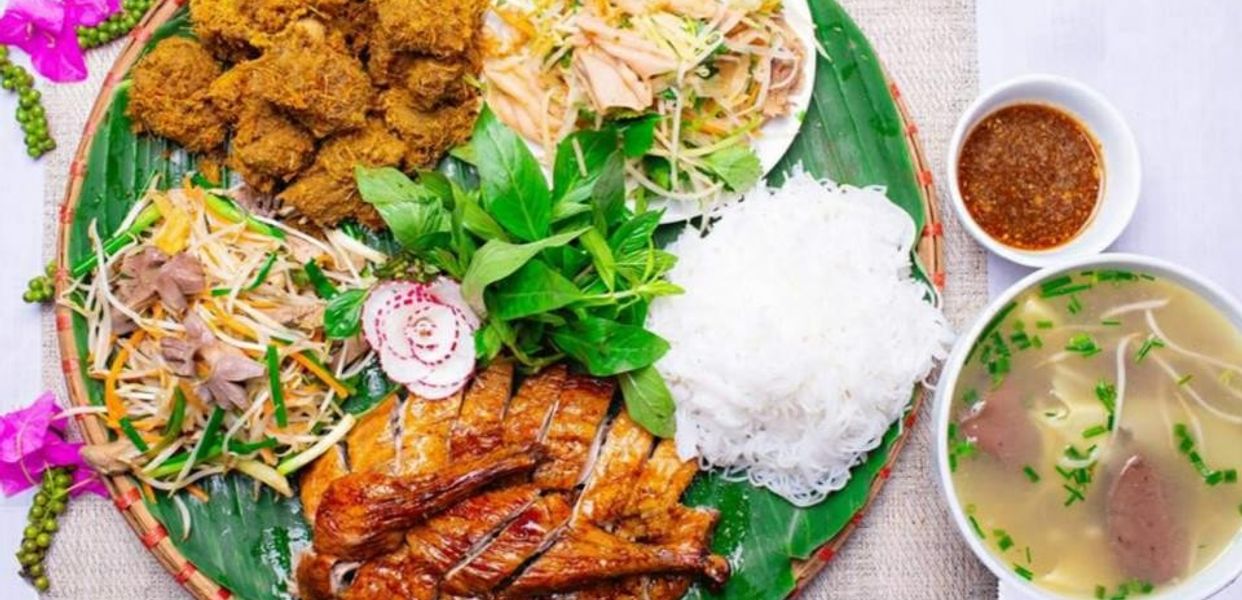 minh-ang-vit-nuong-com-van-phong