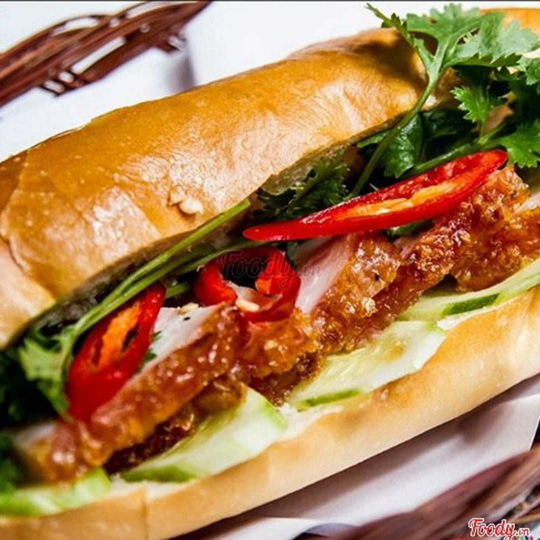 banh-mi-heo-quay