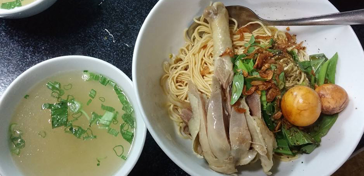 Năm---Hủ-Tiếu-Mì-Gà-&-Miến-Gà---Minh-Phụng