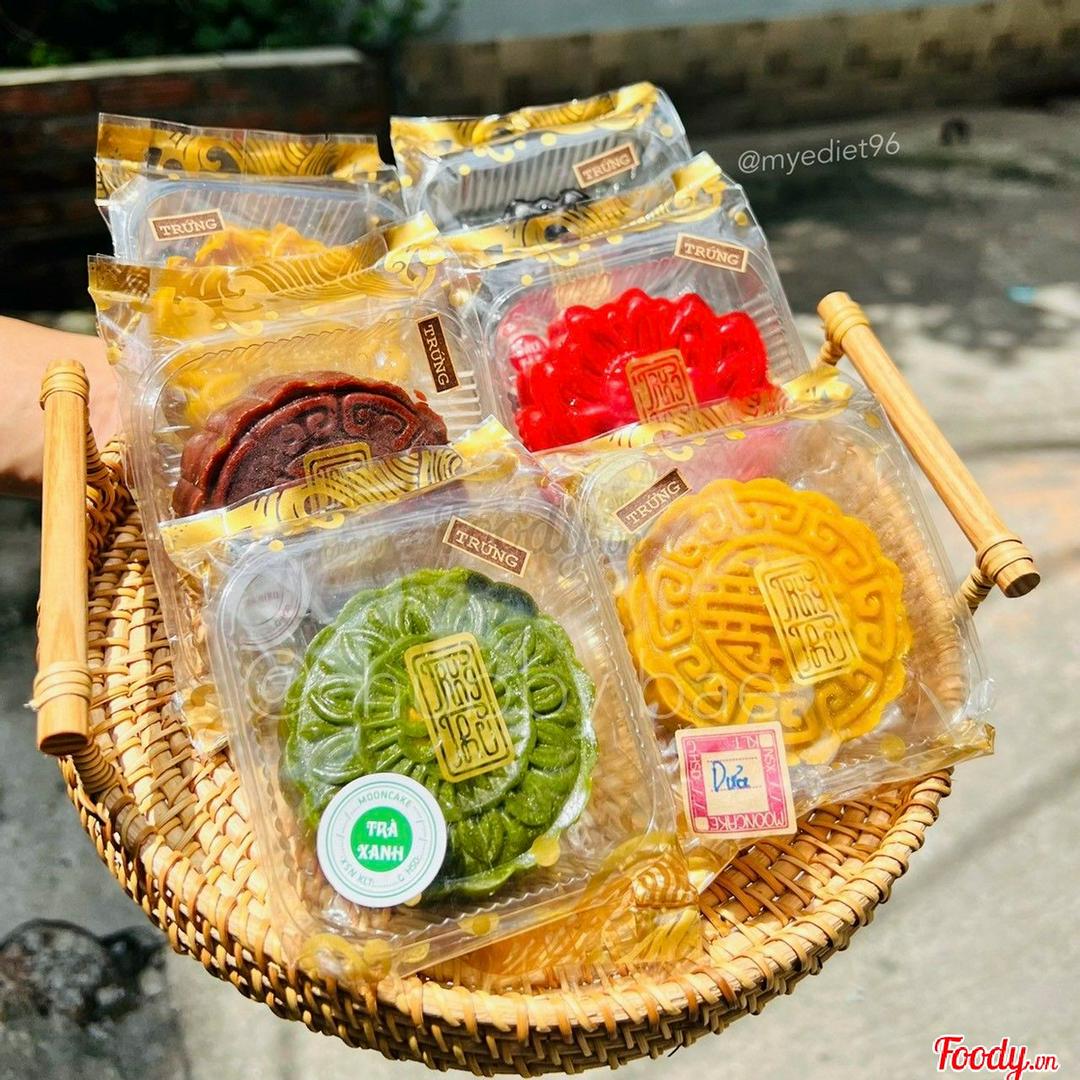 banh-trung-thu-healthy-co-trung-125g-320kcal