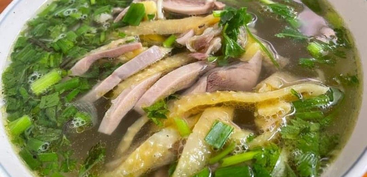 pho-nguyen-pho-ha-noi-lac-long-quan