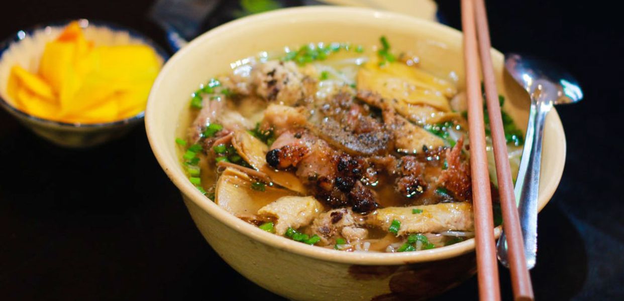 bun-cha-ha-noi-van-anh-3-truong-cong-inh