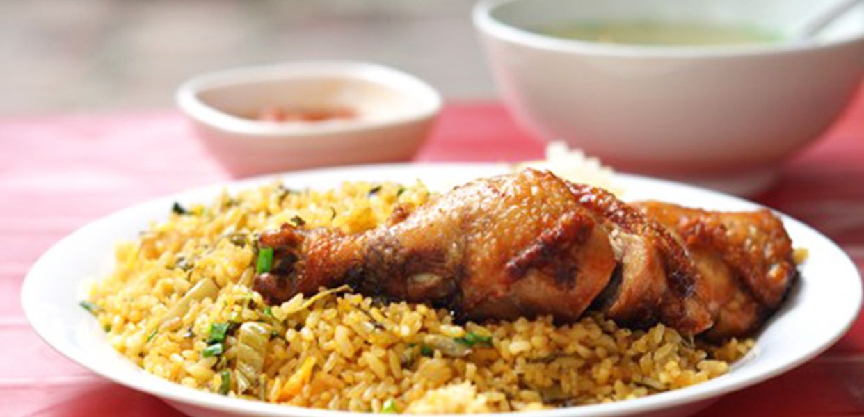 quan-co-ba-com-ga-xoi-mo-chung-cu-ngo-gia-tu