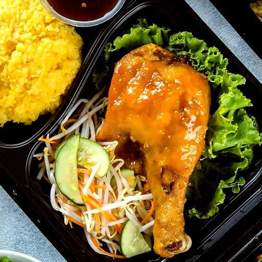 com-ga-sot-me-kieu-thai