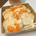 banh-mi-hoa-cuc-sot-phomai-cha-bong