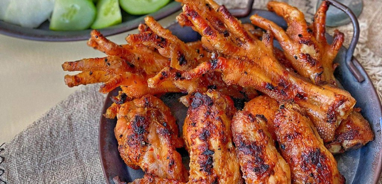 Ăn-Vặt-Bếp-Của-Thuý---Chân-Gà-Nướng---Cách-Mạng-Tháng-Tám