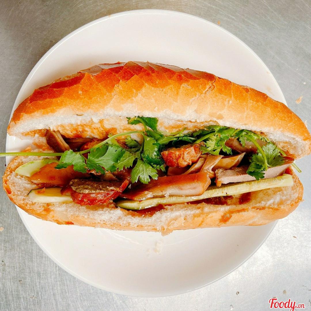 banh-mi-pha-lau