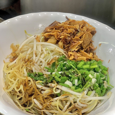 hu-tieu-mi-kho-thit-nac-bo-vien