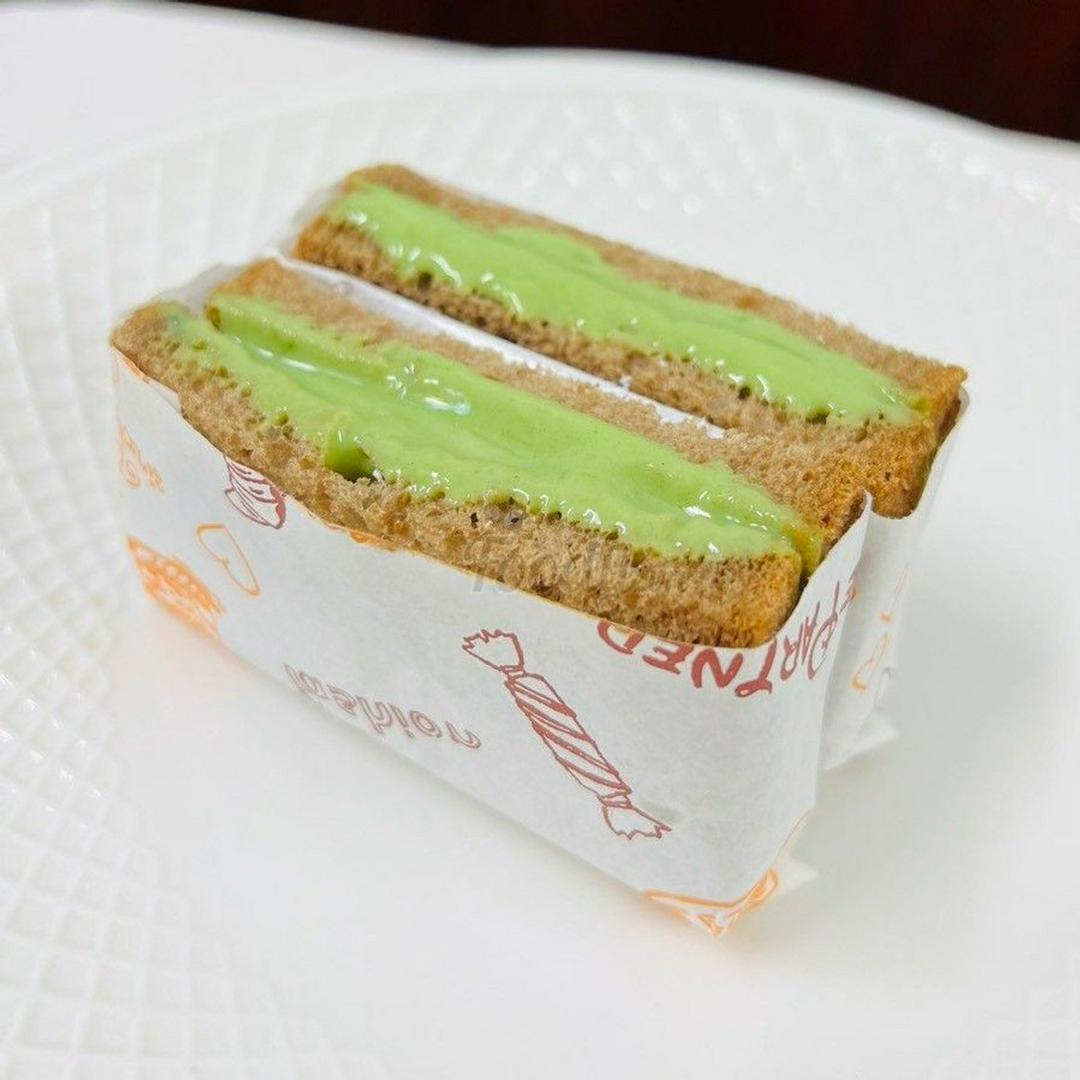 sandwich-kem-matcha-105kcal
