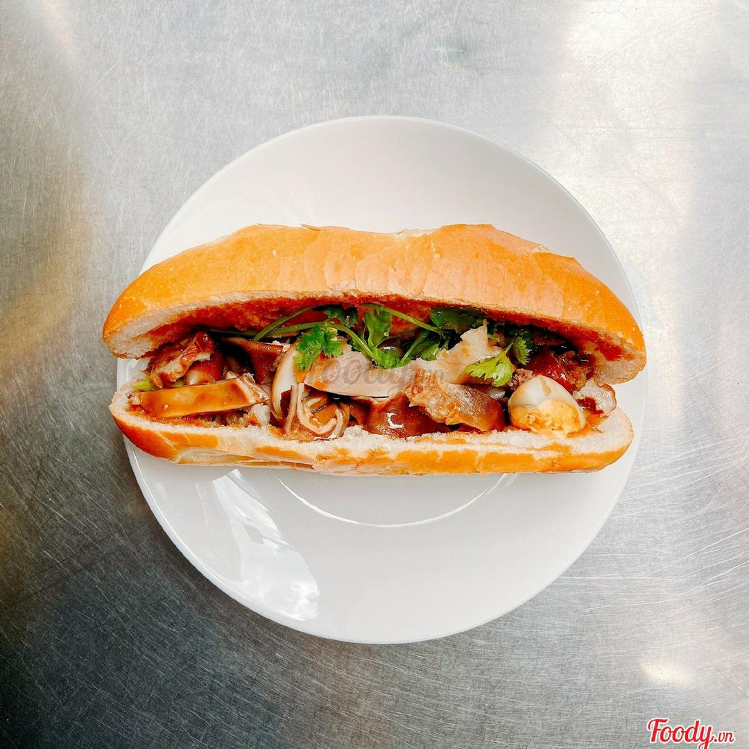 banh-mi-pha-lau-ac-biet