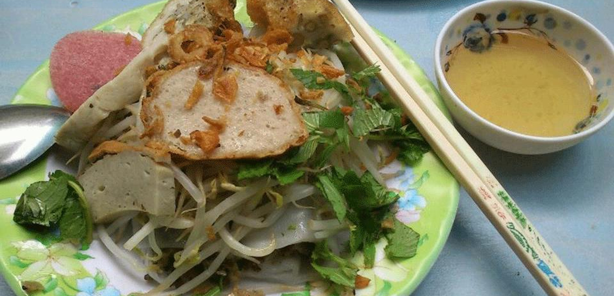 quan-127-banh-cuon-banh-uot-tran-tuan-khai