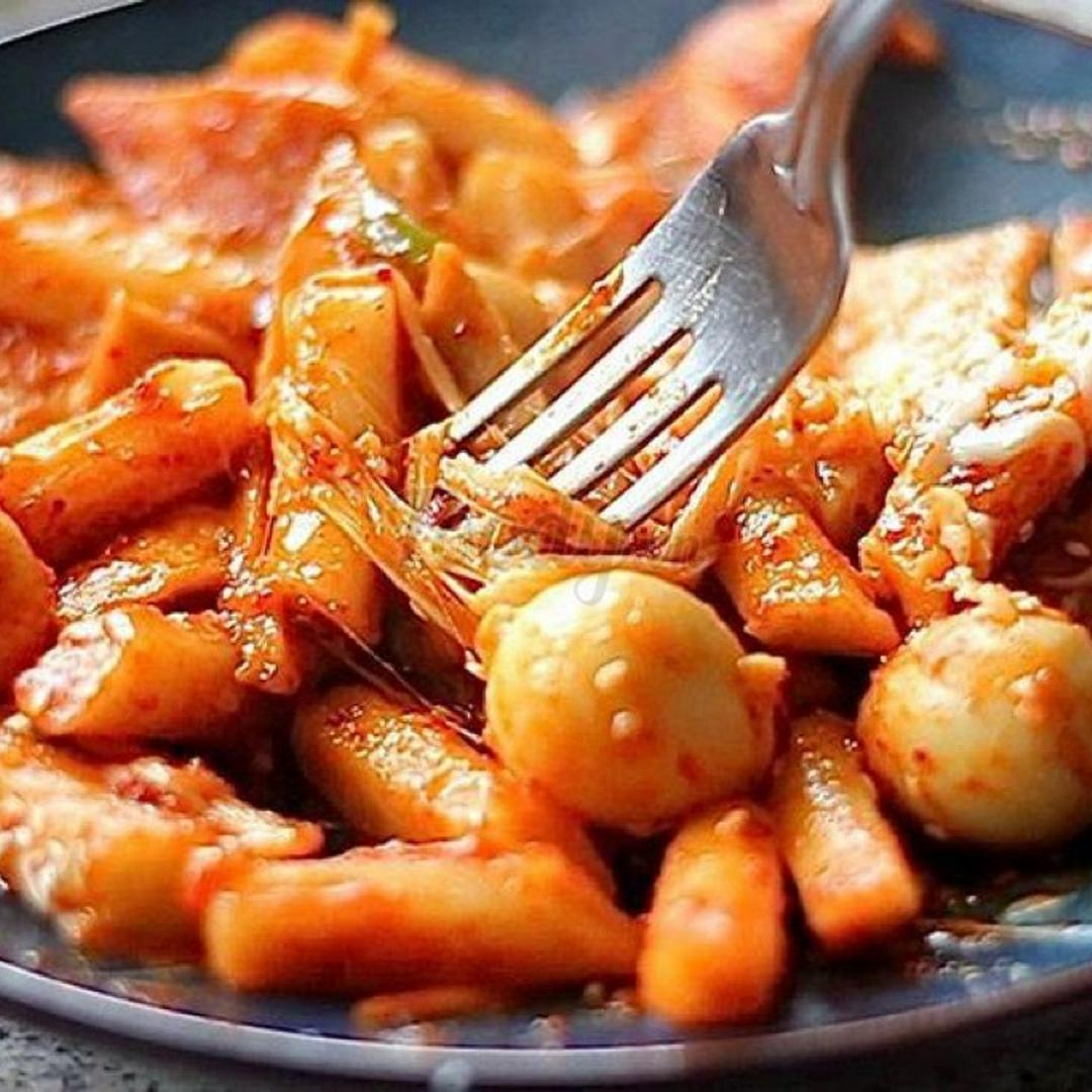 tokbokki-nhan-pho-mai-xao-xien-thap-cam