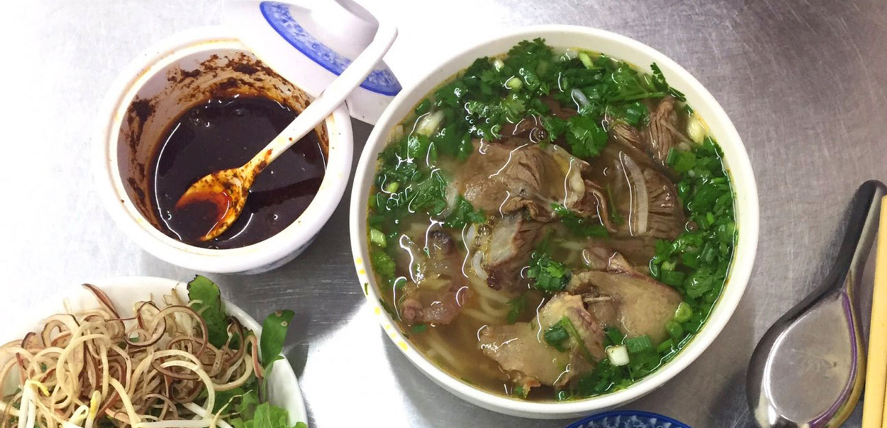 trinh-bun-bo-hue-c2-nghia-tan