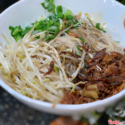 bun-gao-kho-ay-u-at-biet-co-tom-co-suon-hoac-gio