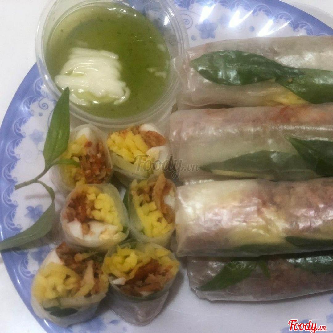 banh-trang-cuon-sot-muoi-xanh