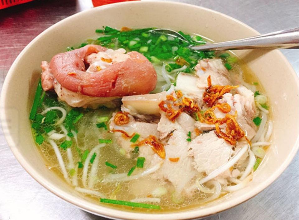 hu-tieu-nuoc-thap-cam