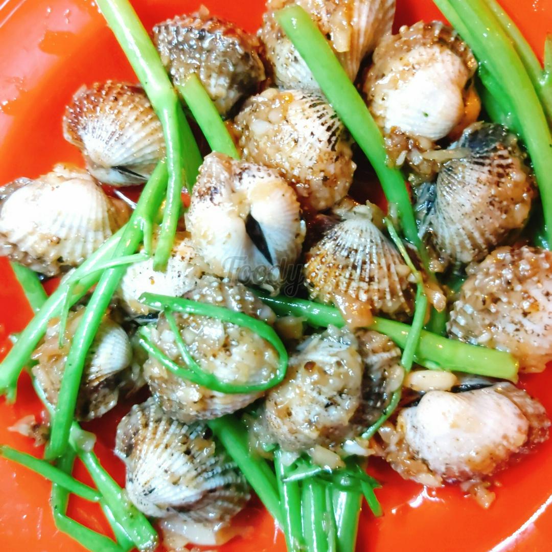 so-huyet-xao-rau-muong