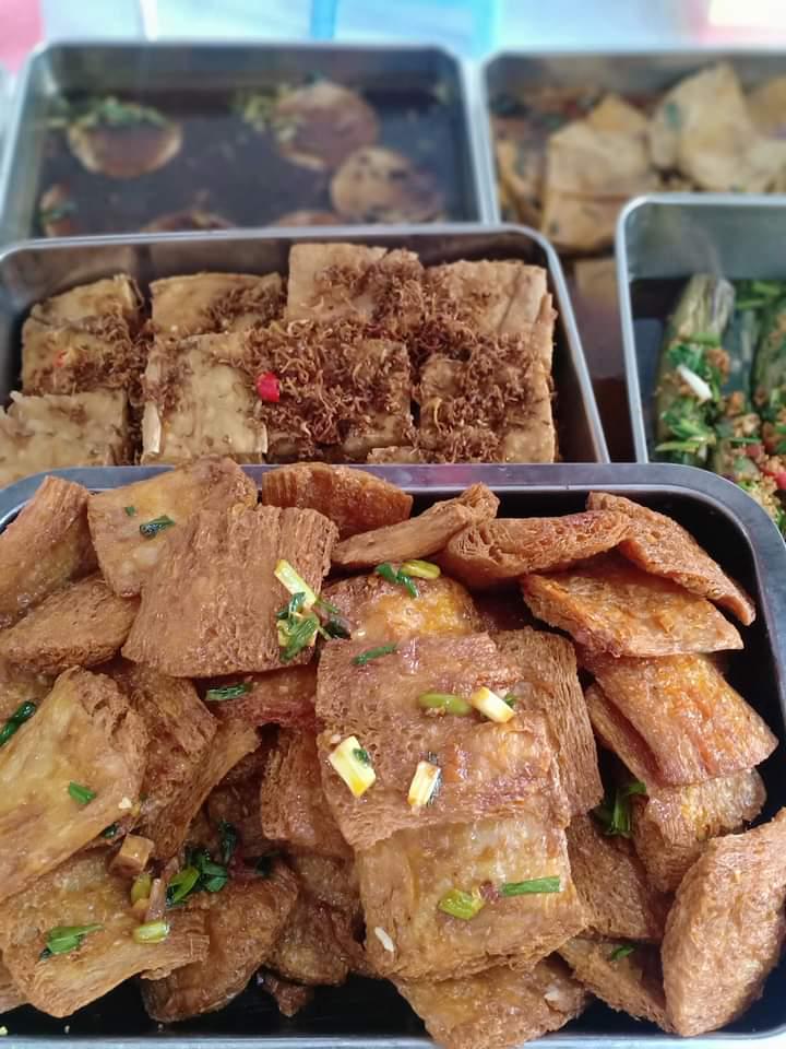 com-suon-ram-nuoc-mam-chay-rau